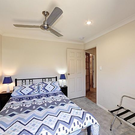 Golden Cane Bed & Breakfast Bargara Extérieur photo