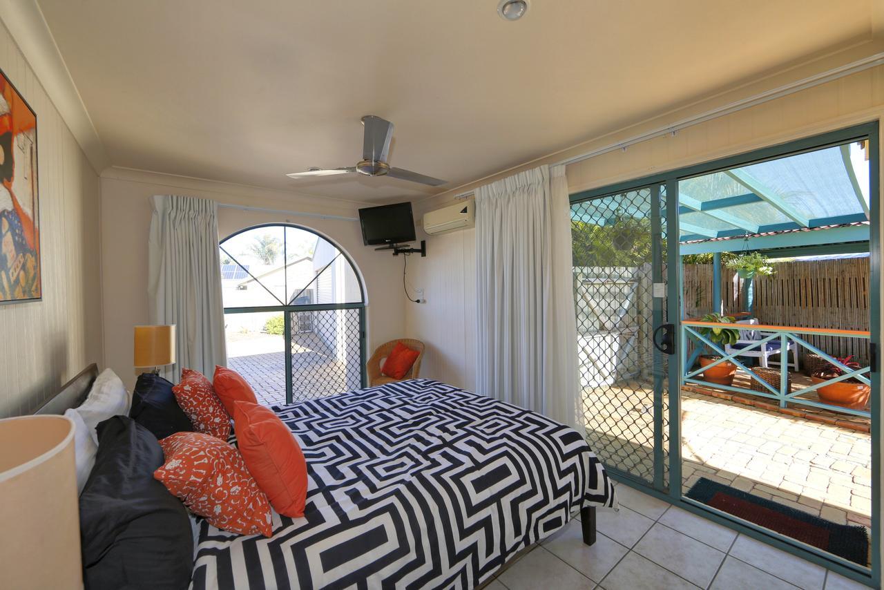 Golden Cane Bed & Breakfast Bargara Extérieur photo